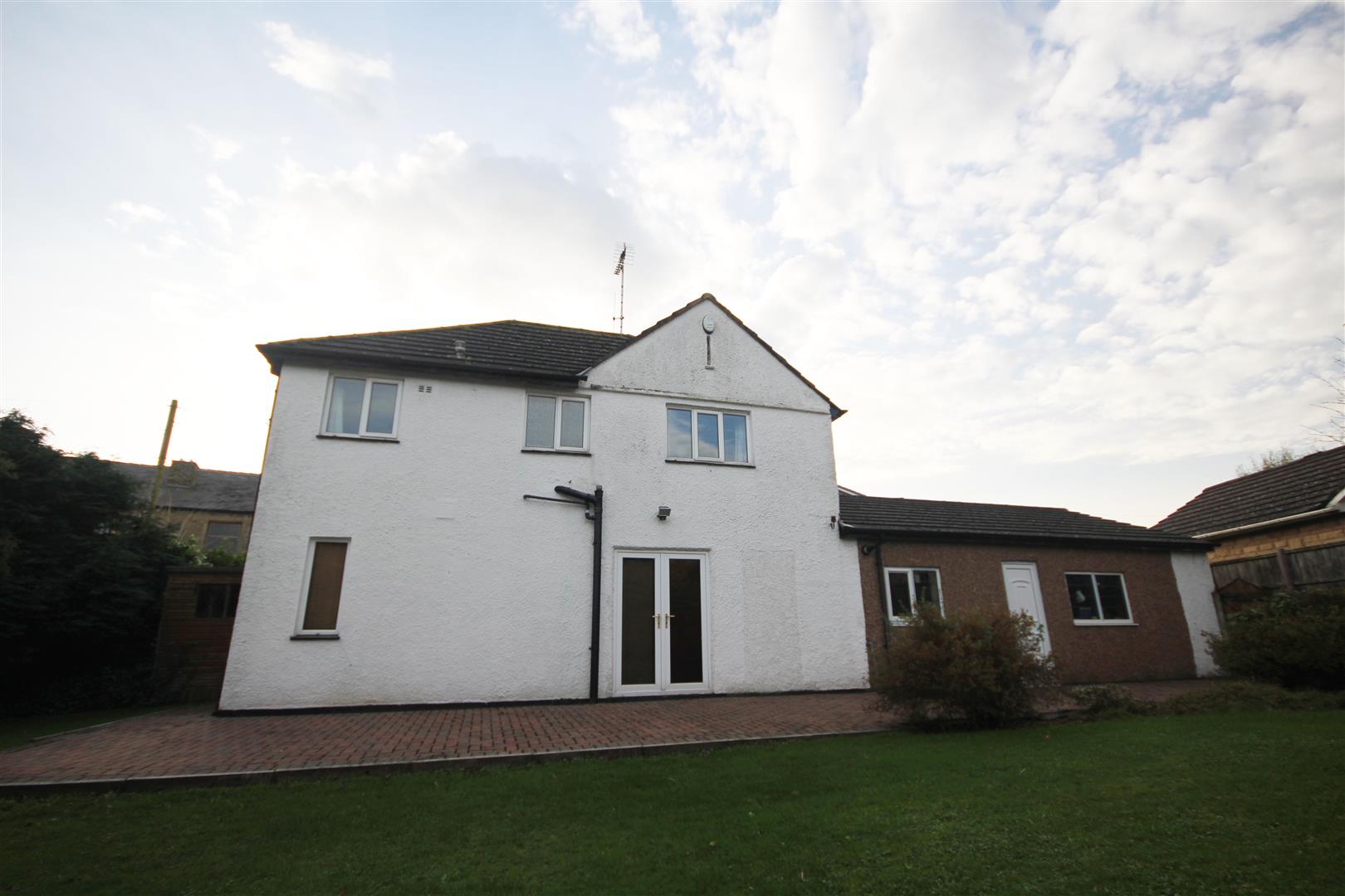 4 bedroom detached house SSTC in Foulridge, Colne - IMG_4364.jpg